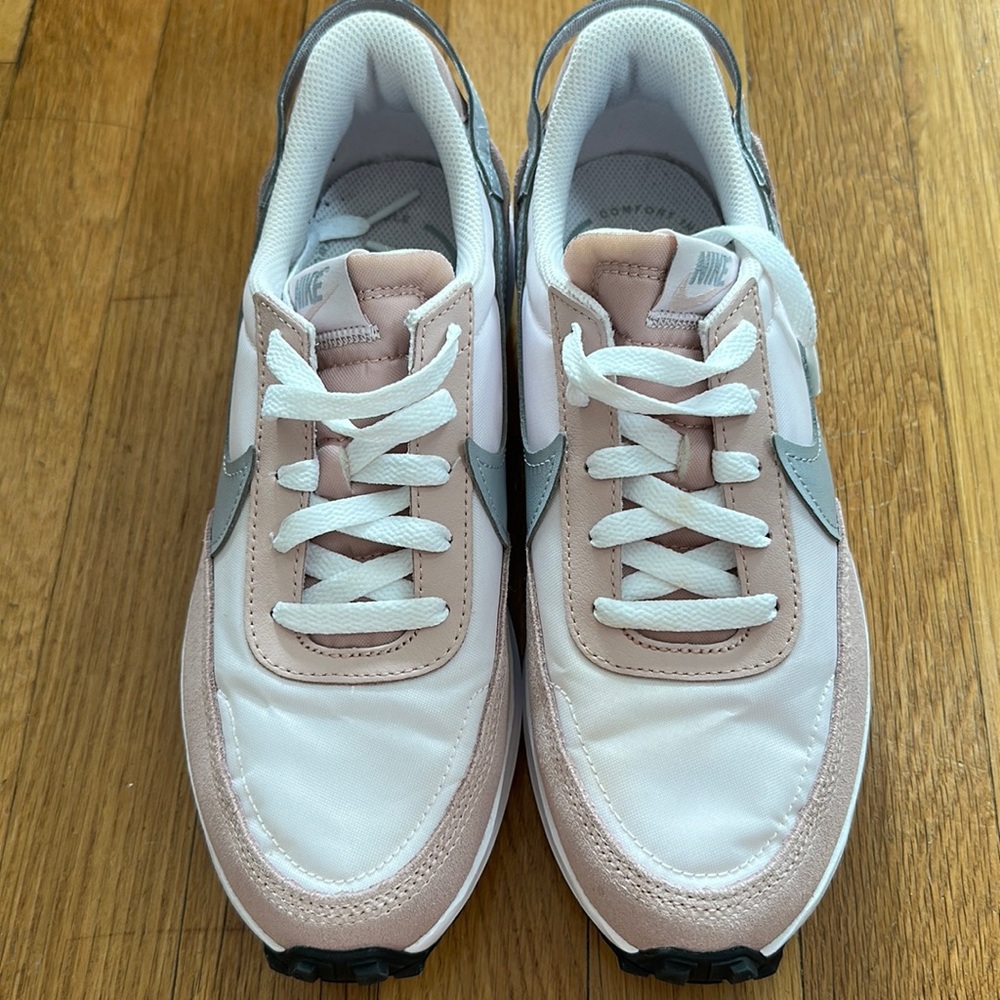 Nike waffle debut shoes size 7.5 women